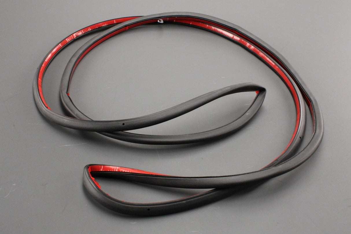 Range Rover Velar 2017-on inner door seal (front) LR113845