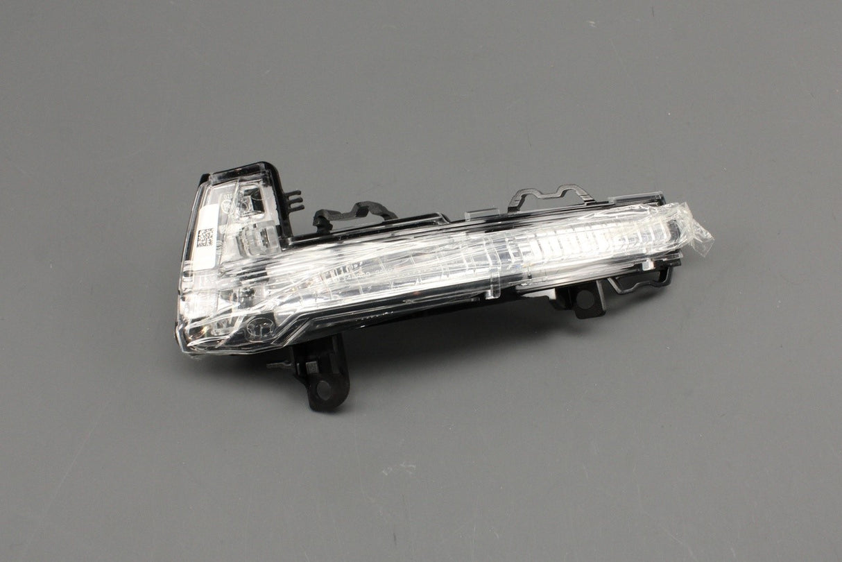 VW ID.Buzz 2022-on wing mirror indicator repeater (left) 1T3949101