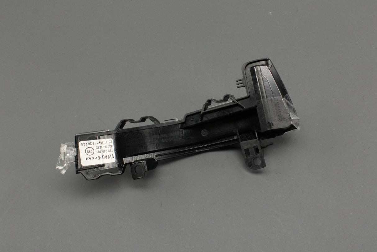 VW ID.Buzz 2022-on wing mirror indicator repeater (left) 1T3949101