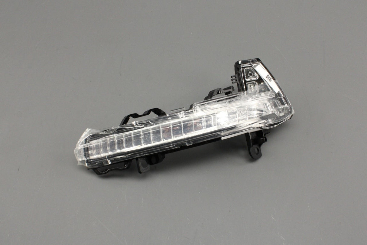 VW ID.Buzz 2022-on wing mirror indicator repeater (right) 1T3949102