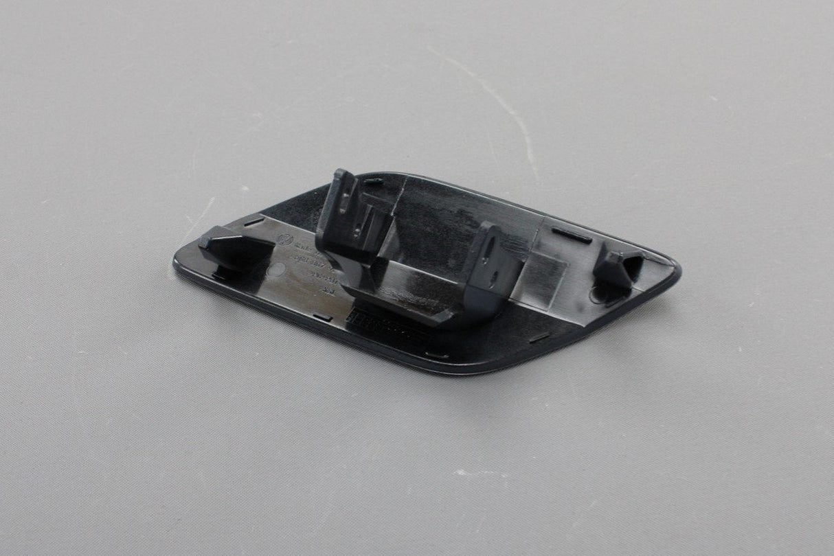 VW Golf R MK7.5 17-20 headlight washer jet cover (right) 5G0807938B GRU