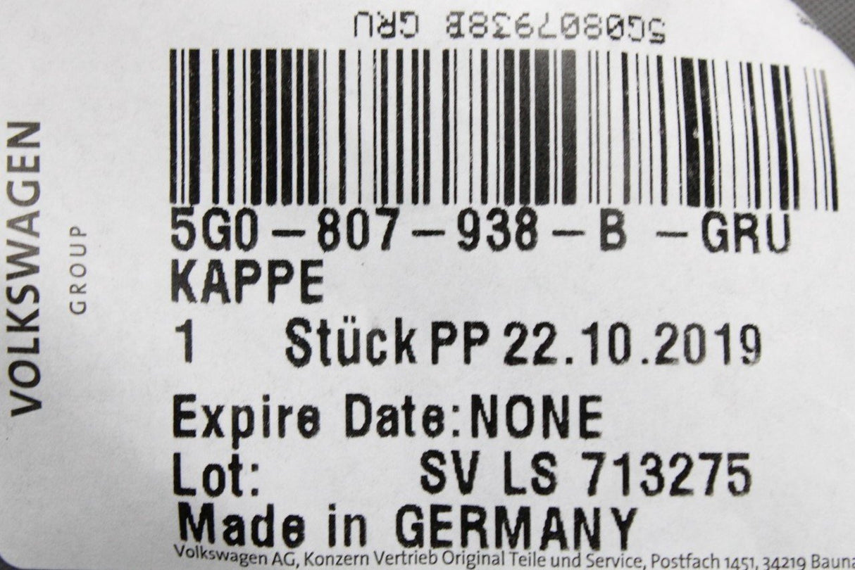 VW Golf R MK7.5 17-20 headlight washer jet cover (right) 5G0807938B GRU