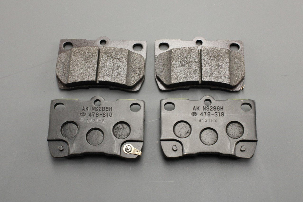 Lexus GS 2005-2011 brake pads set (rear) 04466-30240