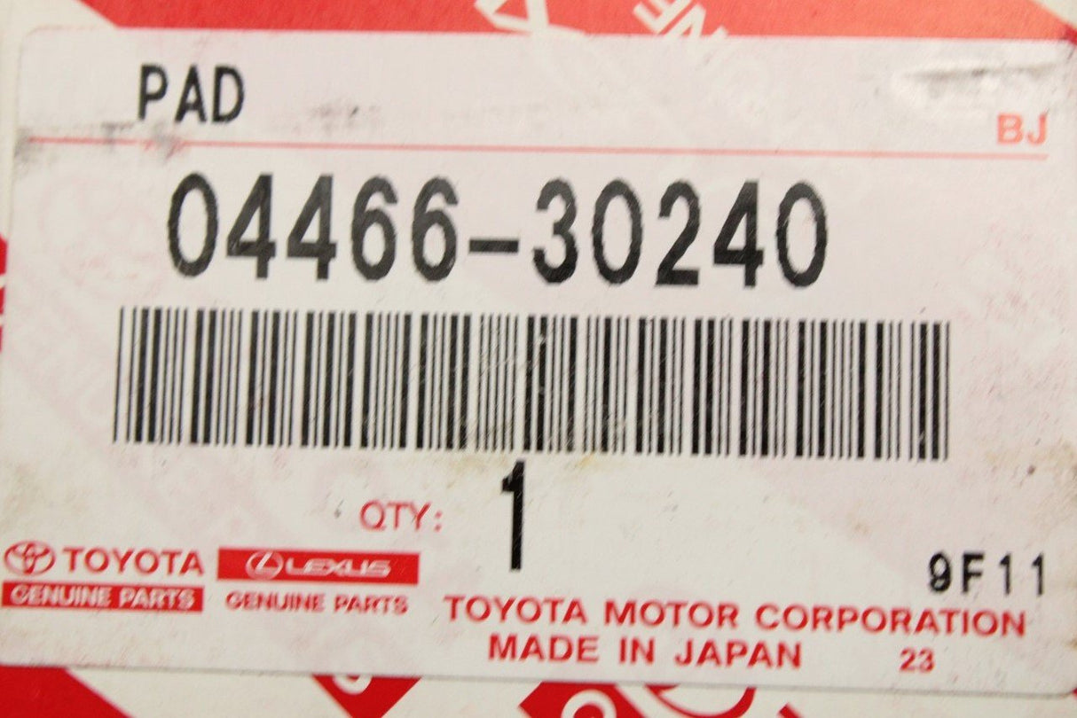 Lexus GS 2005-2011 brake pads set (rear) 04466-30240