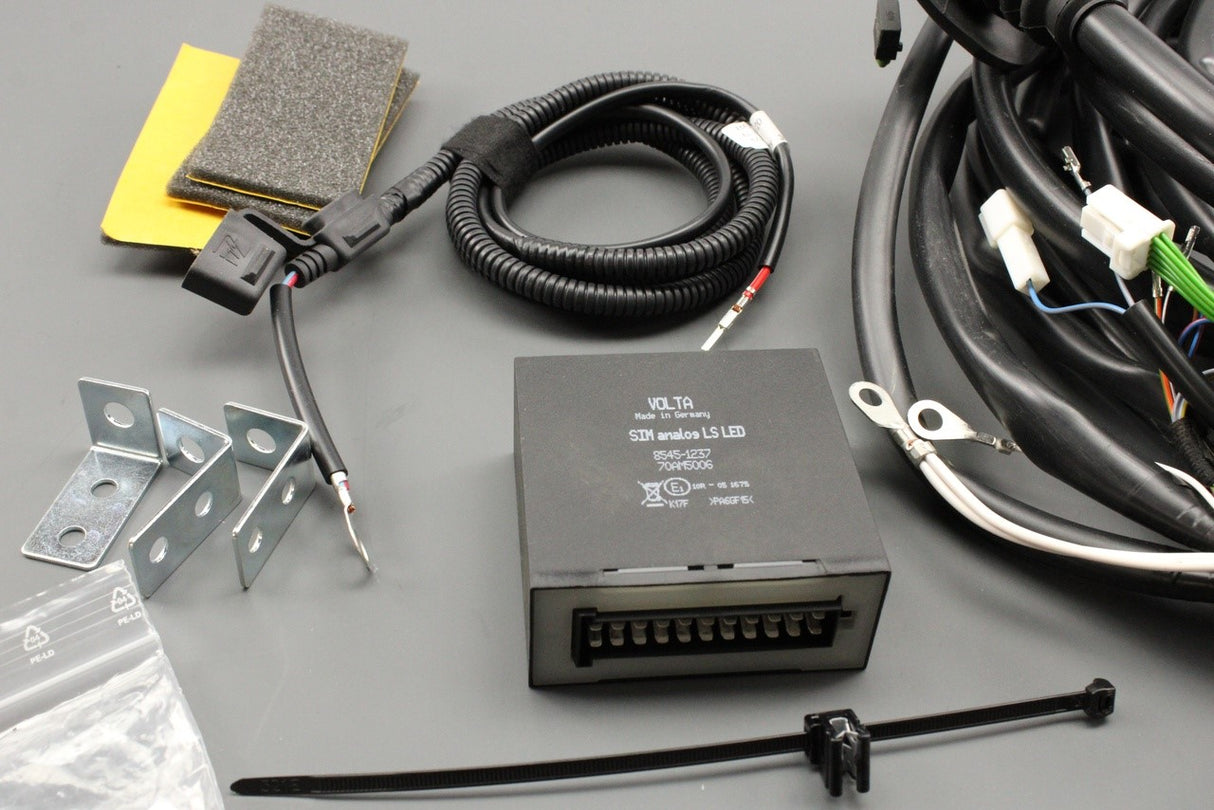 Toyota Hilux 7 pin tow bar wiring harness kit PW5D0-0K003