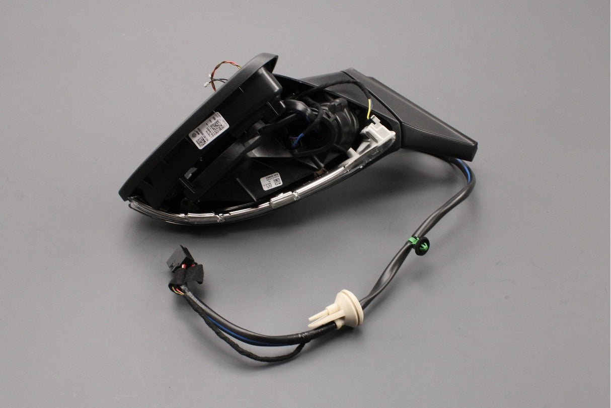 VW Golf MK7 MK7.5 2013-20 wing mirror housing (right) 5G2857508BG 9B9