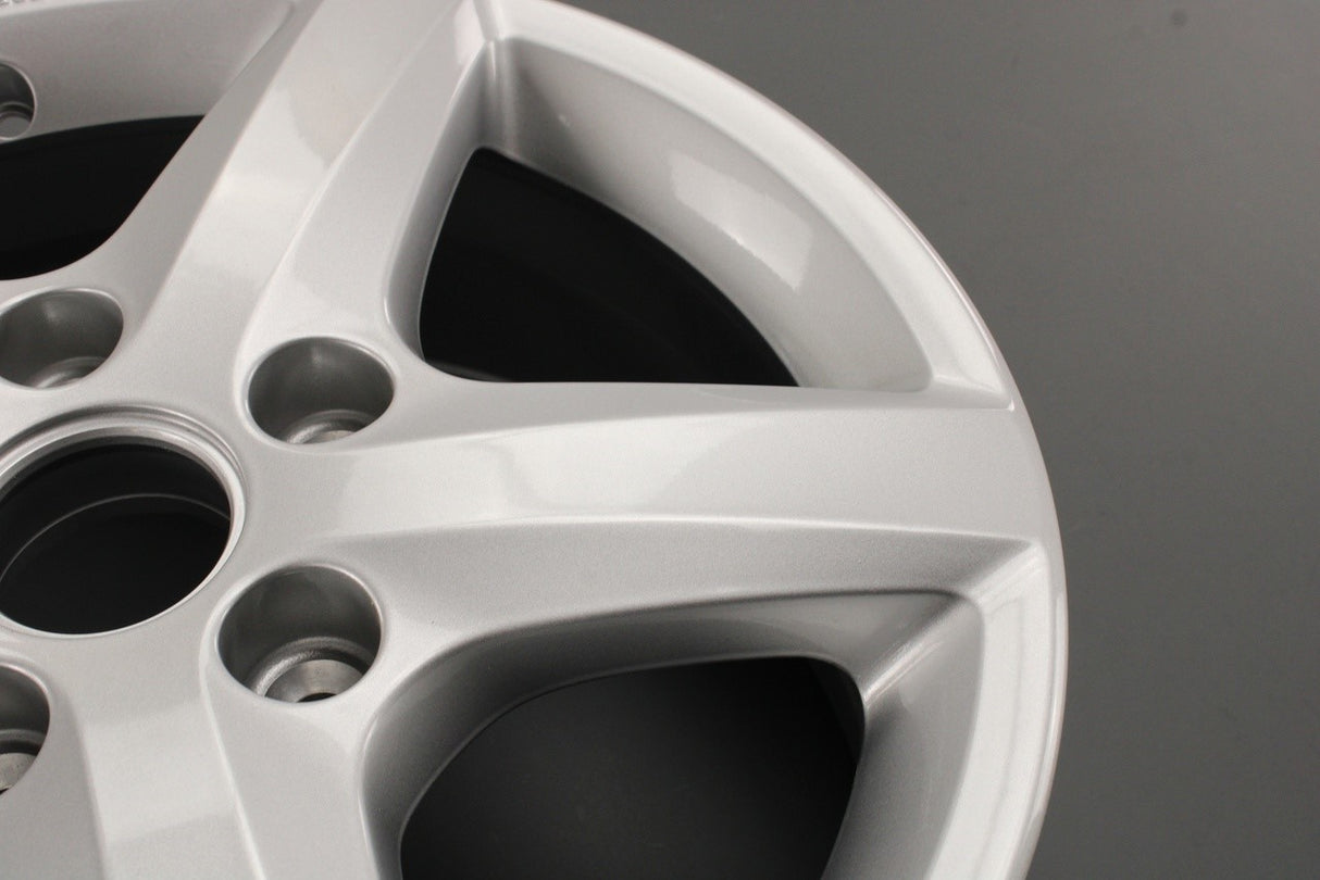 VW Transporter T5.1 T6 16" Aspen alloy wheel (silver) 7H0071496B 8Z8