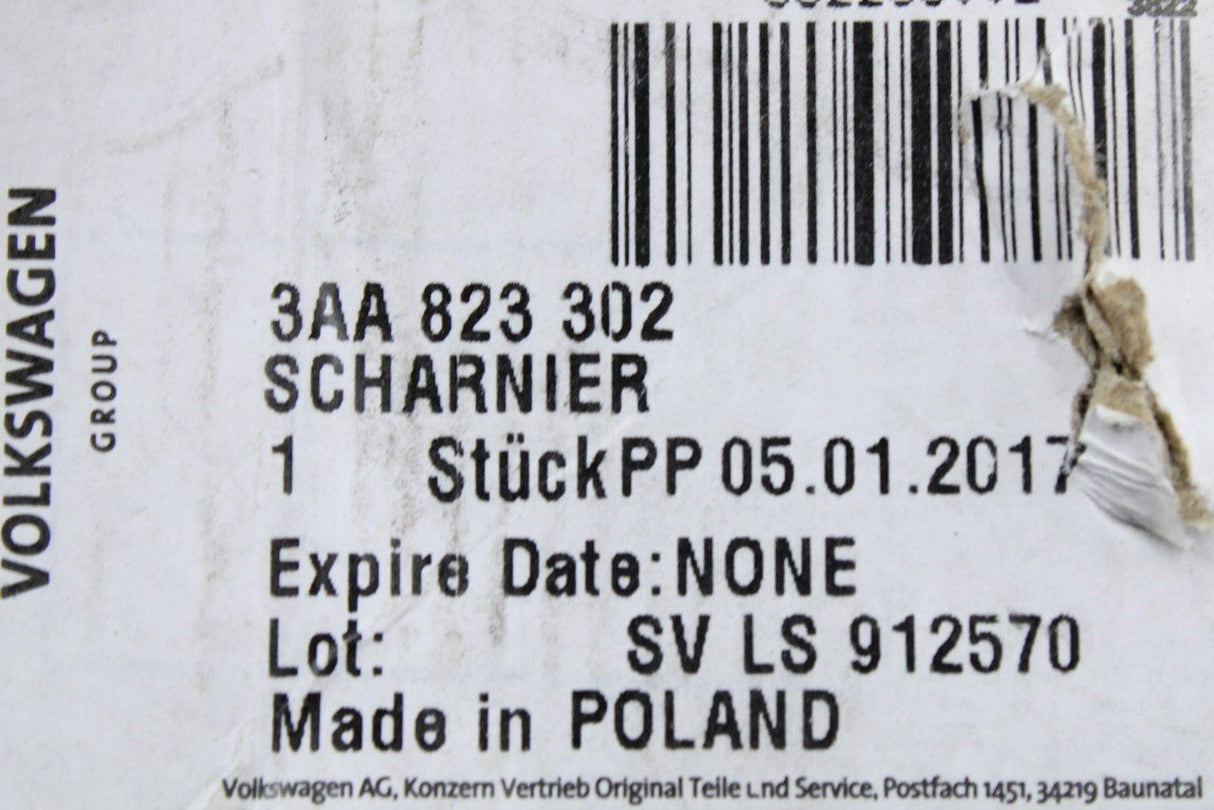 VW Passat B7 2011-15 bonnet hinge (right) 3AA823302