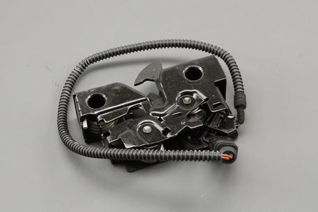 VW Golf MK7.5 Passat B8 Tiguan Multivan bonnet lid lock catch 5G1823509C