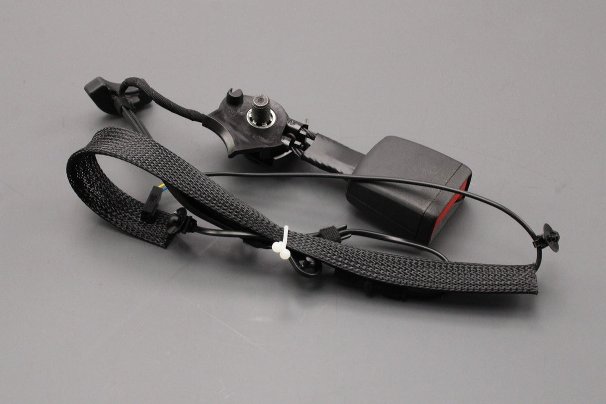 VW Tiguan Audi Q3 RSQ3 rear seat belt buckle (right) 5NA857754B MNB