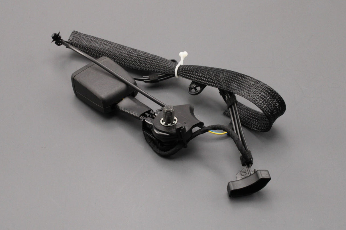 VW Tiguan Audi Q3 RSQ3 rear seat belt buckle (right) 5NA857754B MNB