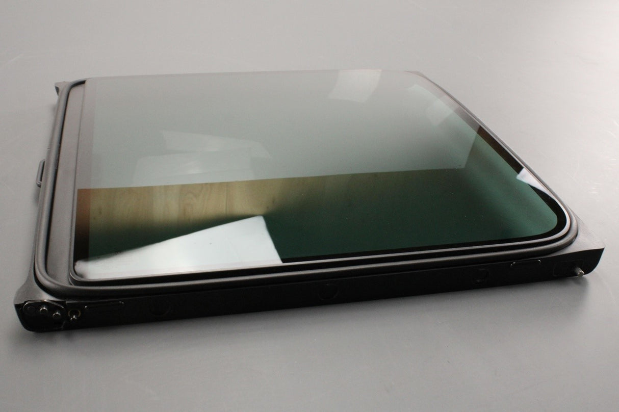 VW Transporter T5 T6 2010-20 sliding side window (right) 7E0847796E
