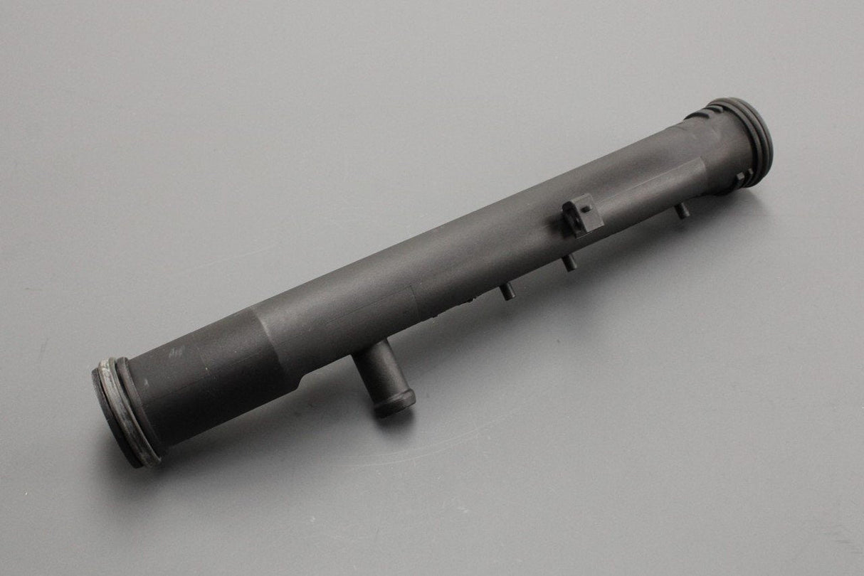 VW Caddy Golf MK5 Skoda Fabia SEAT Ibiza 02-15 coolant pipe 032121065G