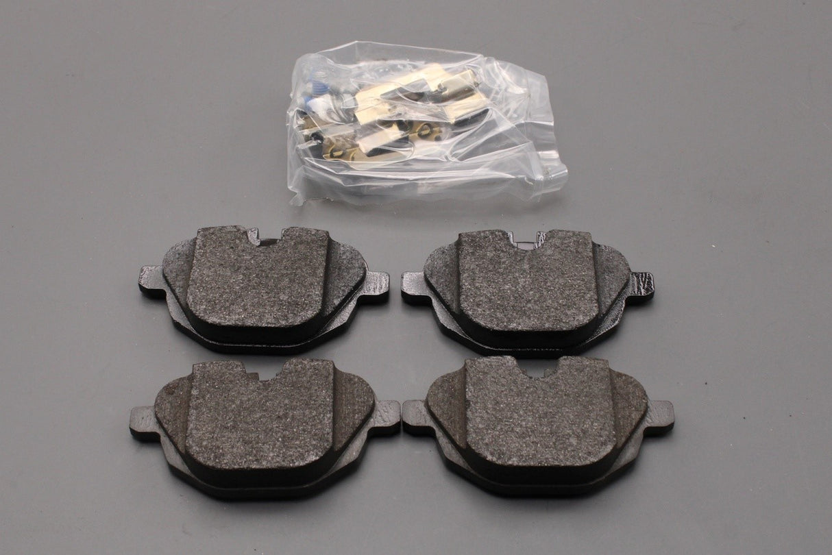 BMW i8 2013-2020 Z4 E89 X3 F25 X4 F26 brake pads kit (rear) 34216796741