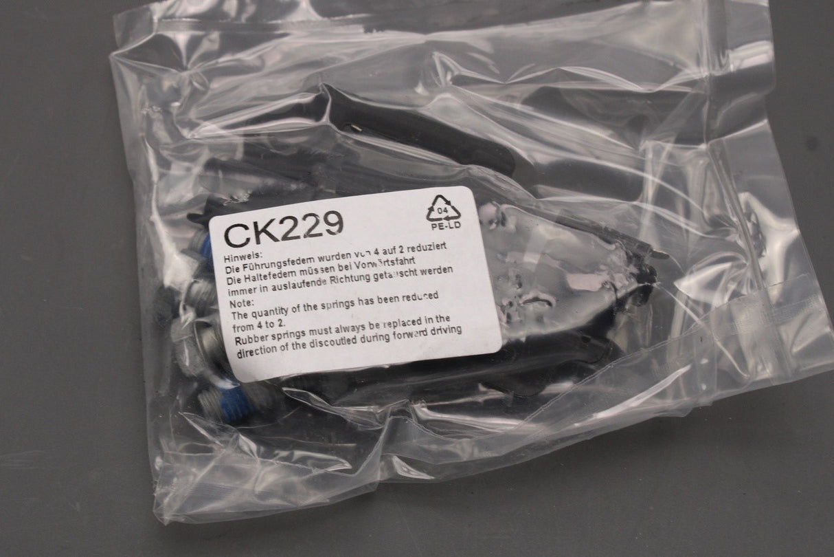 BMW i8 2013-2020 Z4 E89 X3 F25 X4 F26 brake pads kit (rear) 34216796741