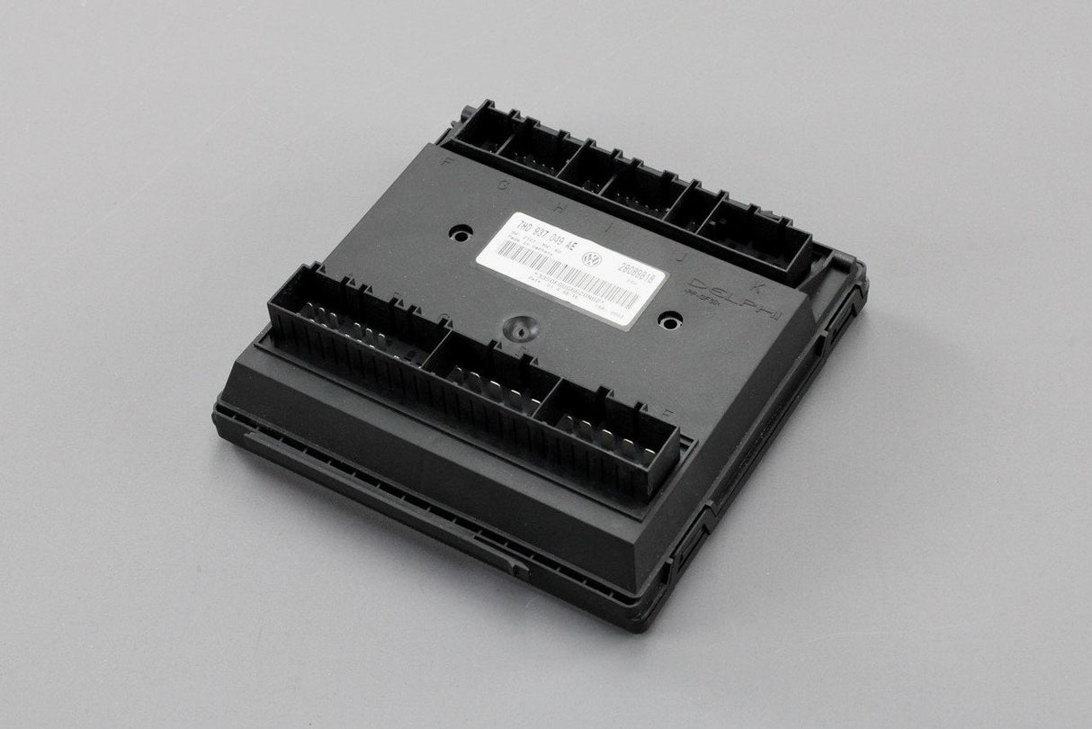 VW Transporter T5 2004-10 Onboard supply control unit BCM 7H0937049AE