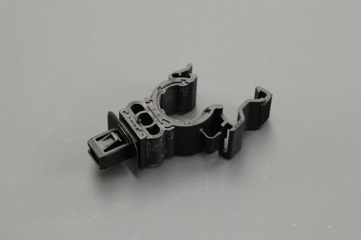 VW Up! Skoda Citigo SEAT Mii 12-on air conditioning line clip 1S0820055
