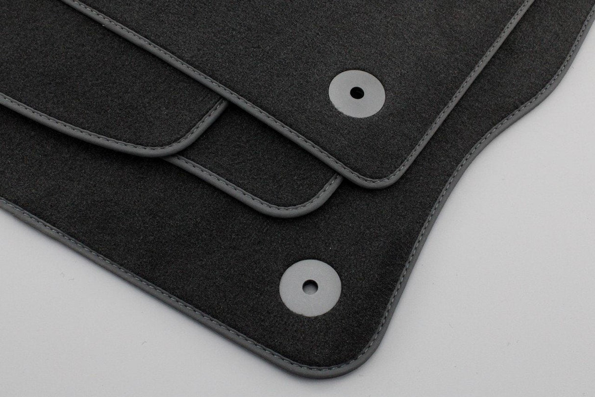 SEAT Ateca 2016-on carpet floor mats set UK RHD 575863011A LOE