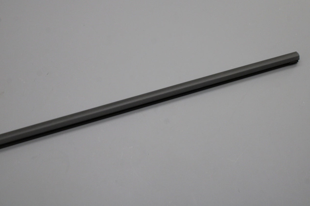VW Golf MK7 MK7.5 front window aperture seal (right) 5G4837478D 5AP