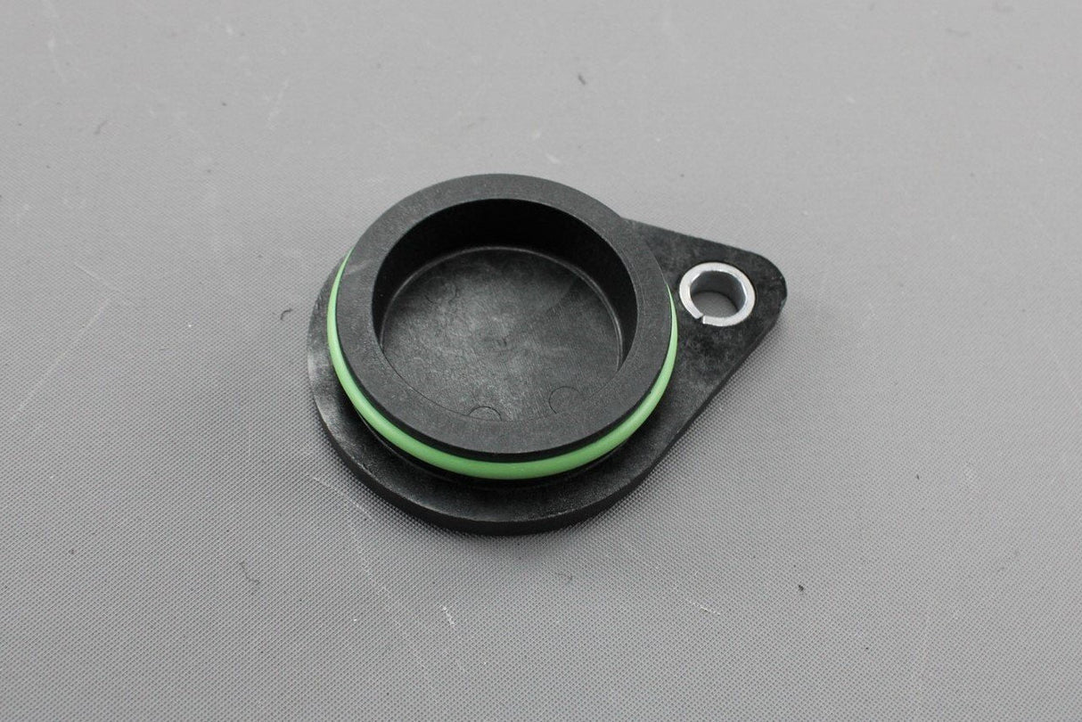 VW Audi Skoda SEAT inlet camshaft rocker cover end cap (1.0L) 04C103335