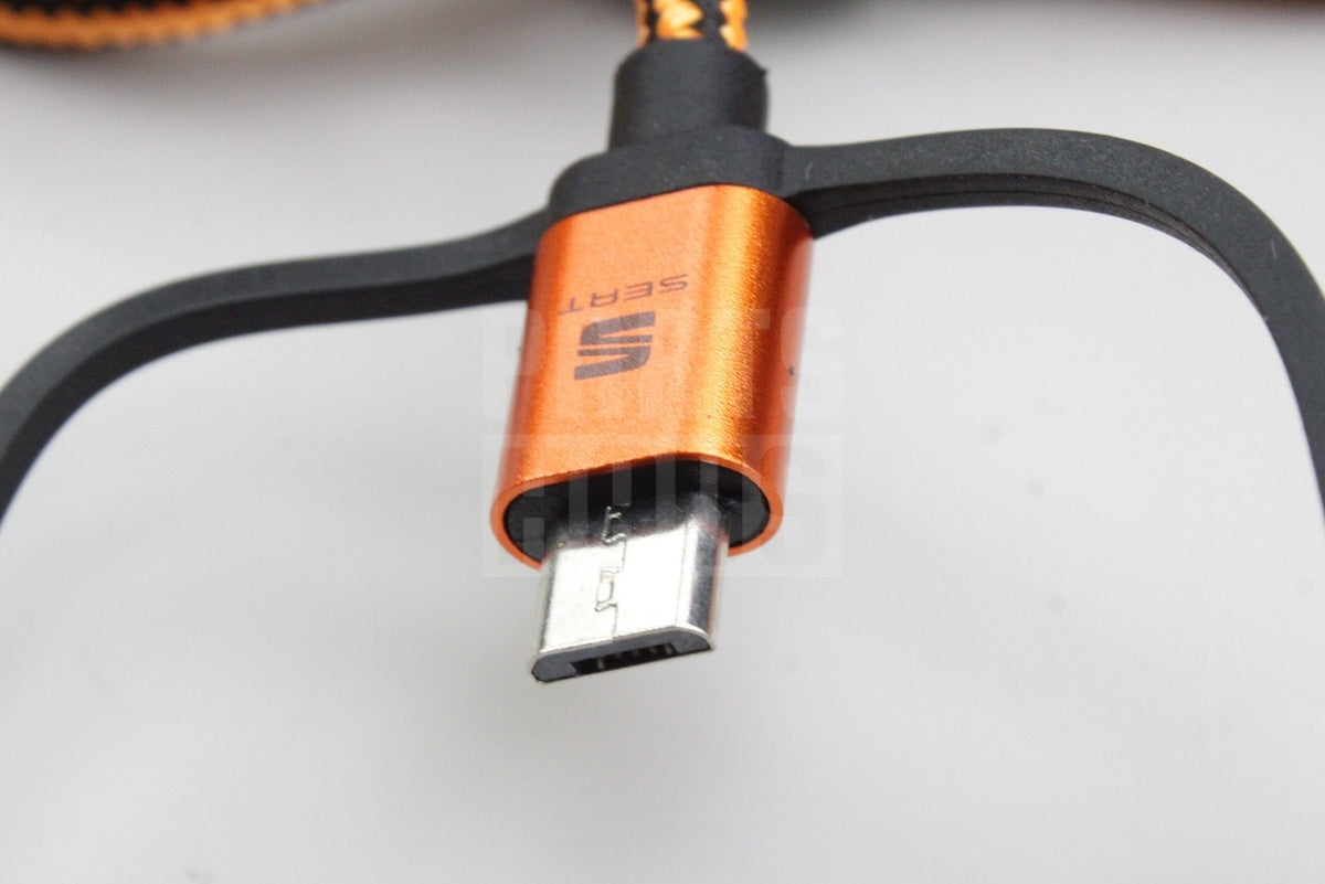 SEAT accessory 3-in-1 usb charging cable 000051444AS