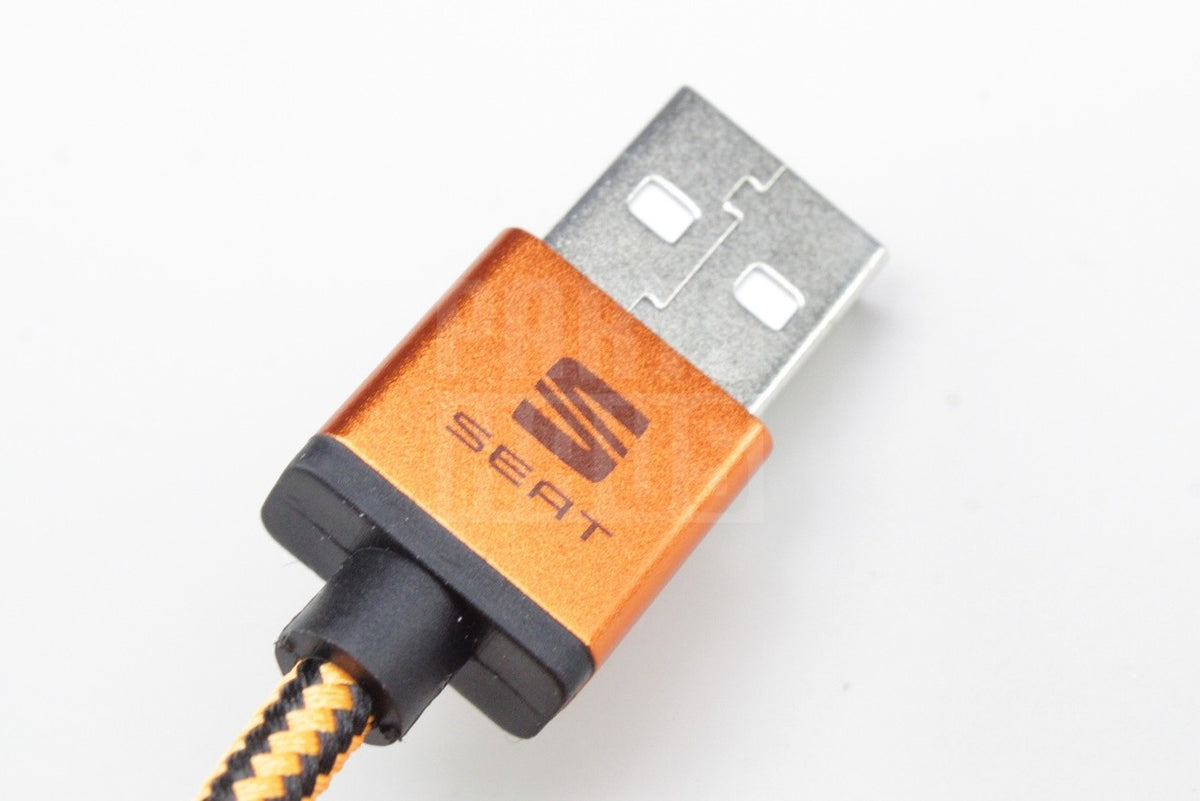 SEAT accessory 3-in-1 usb charging cable 000051444AS