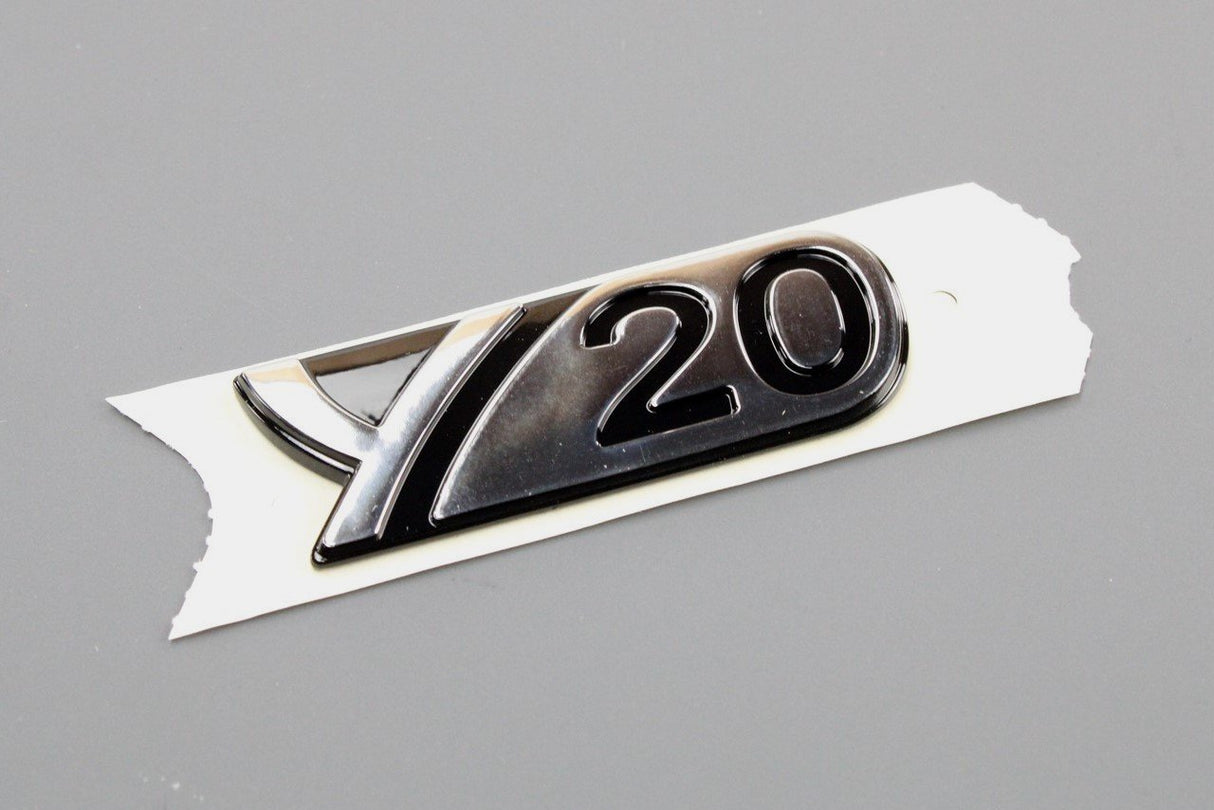 Toyota Yaris Y20 badge 75473-0D010