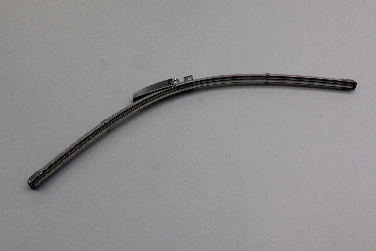 Audi A4 S4 RS4 Cabriolet 03-09 wiper blade (front left) 8H2955425B