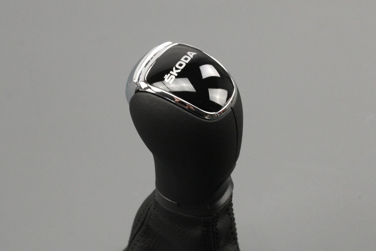 Skoda Fabia 15-23 RHD gear stick knob trim (automatic) 6V2713123AC WZI