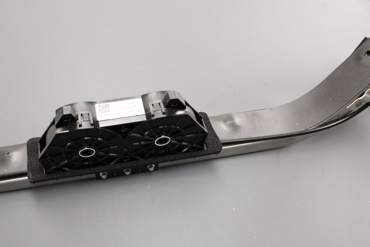 VW Multivan T7 25-on electric sliding door guide rail (right) 7T0843532G