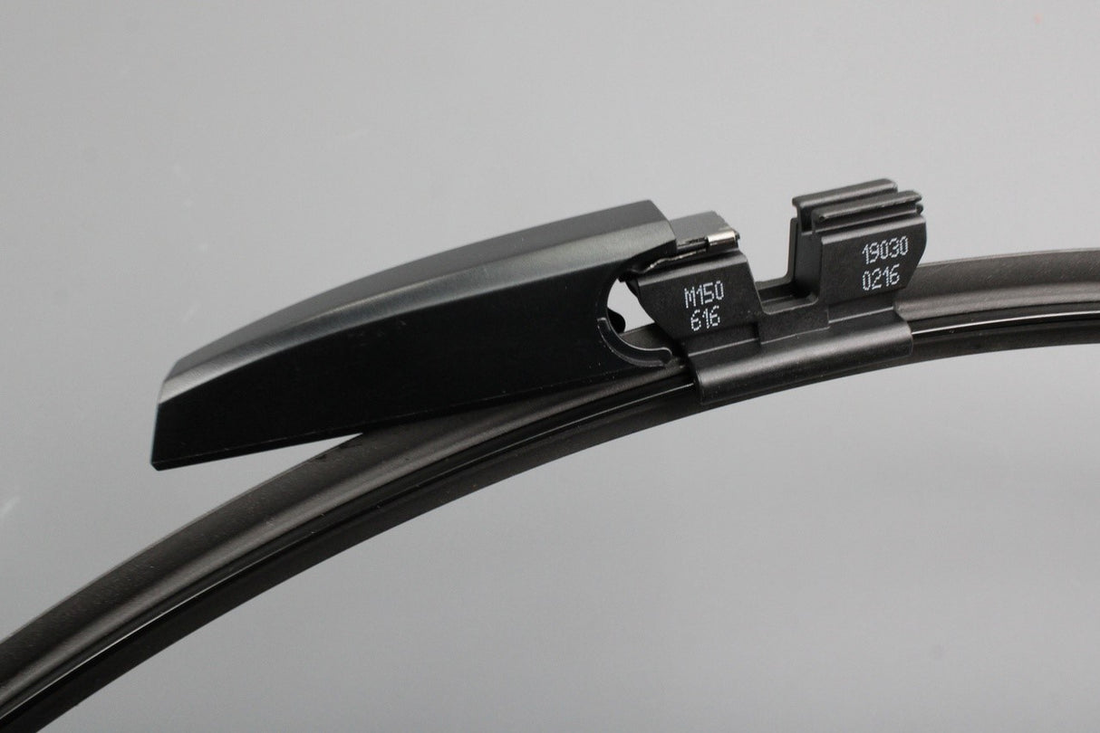 Audi A4 S4 RS4 Cabriolet 03-09 wiper blade (front left) 8H2955425B