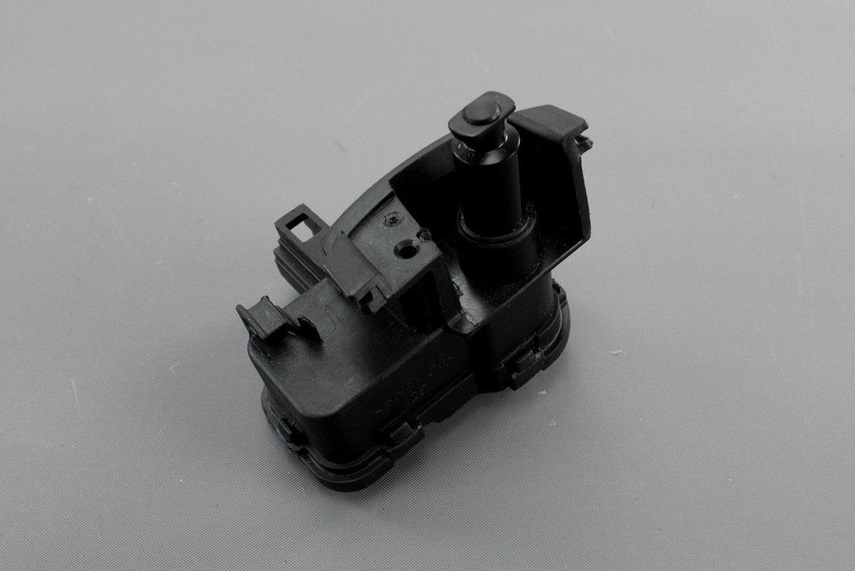 Skoda Octavia Yeti Fabia VW Touareg fuel flap lock actuator 7P0810773F