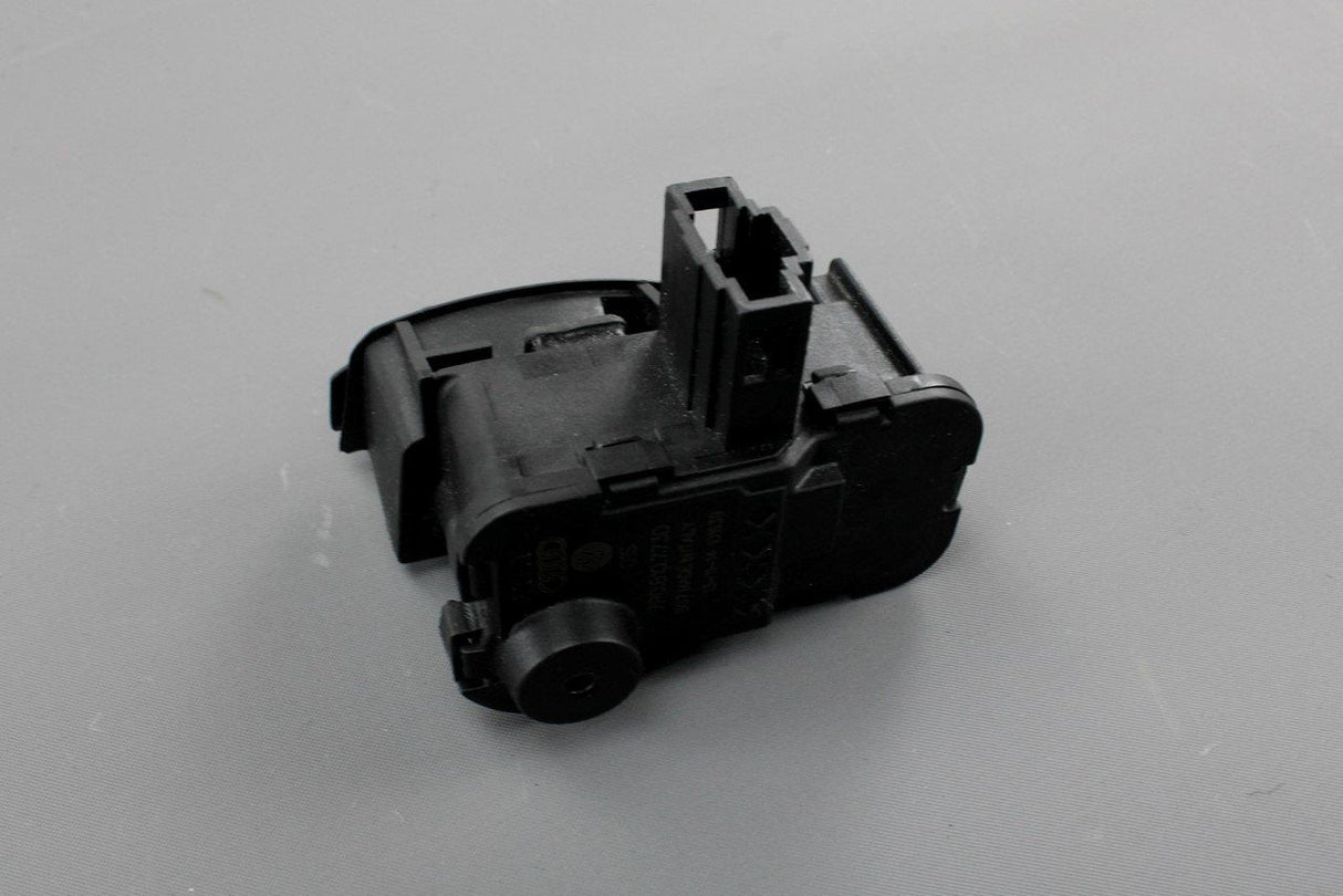 Skoda Octavia Yeti Fabia VW Touareg fuel flap lock actuator 7P0810773F