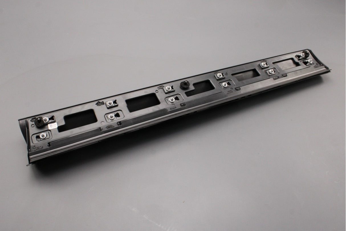 Land Rover Discovery Sport 2015-on door moulding (front left) LR087420