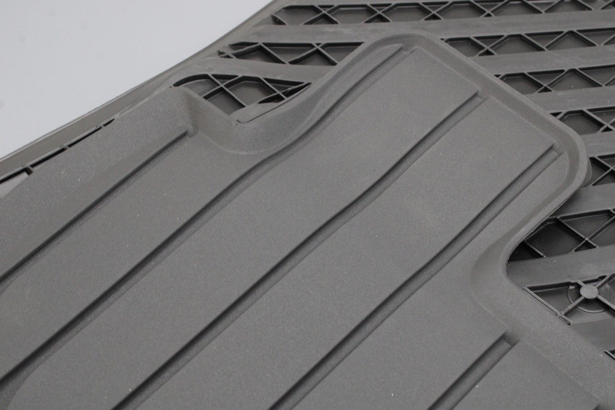 Audi A3 RS3 20-on Front RHD all weather rubber floor mats 8Y2061501 041