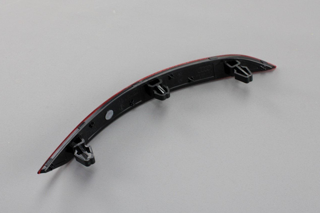 Audi A3 Saloon 2017-20 Rear standard bumper reflector (left) 8V5945105C