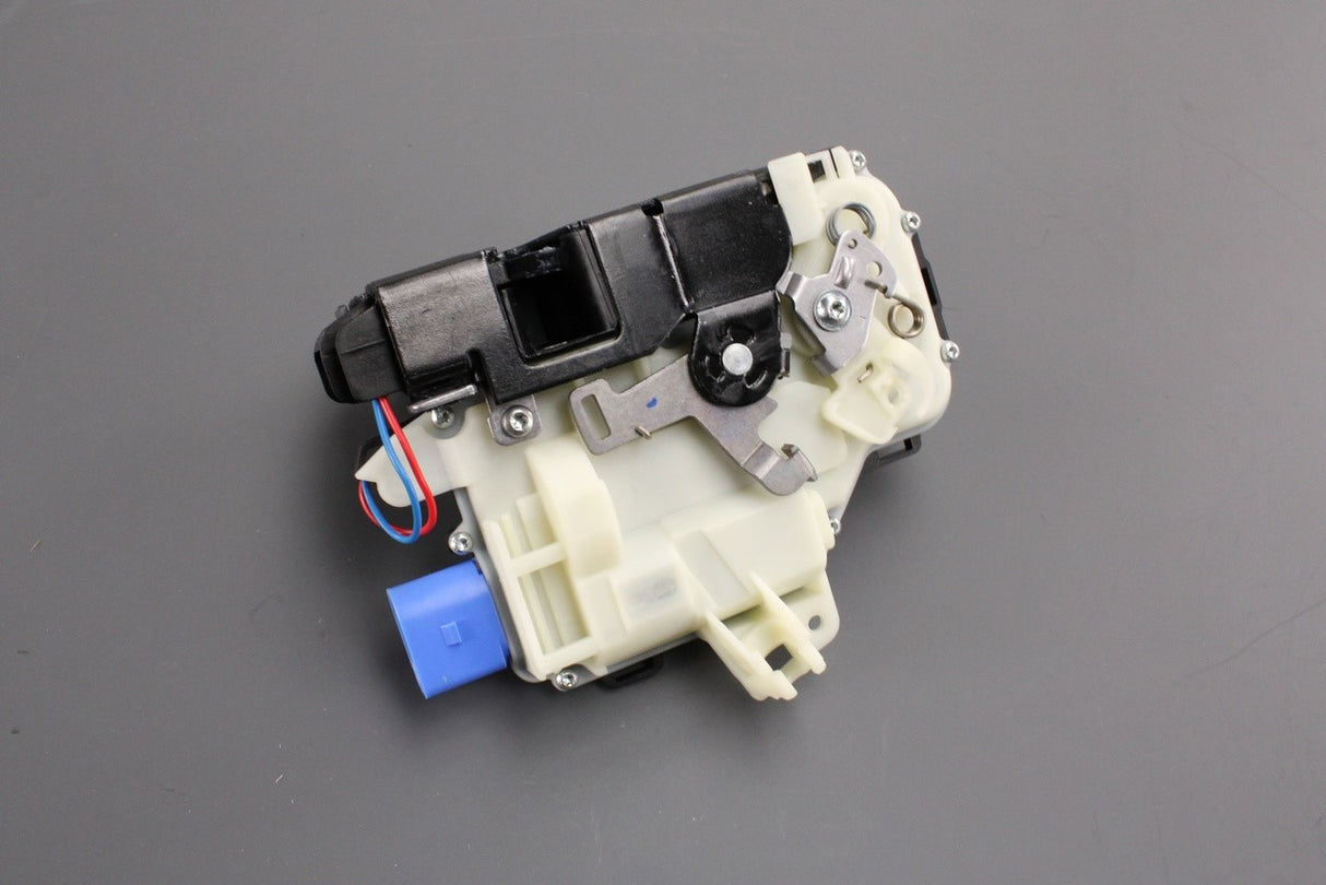 VW Transporter Polo Skoda Fabia SEAT door lock (front left) 3B2837015AM