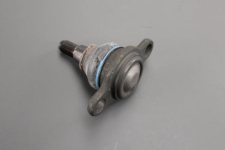 VW Transporter T5 T5.1 T6 T6.1 front lower arm ball joint T32 7E8407361