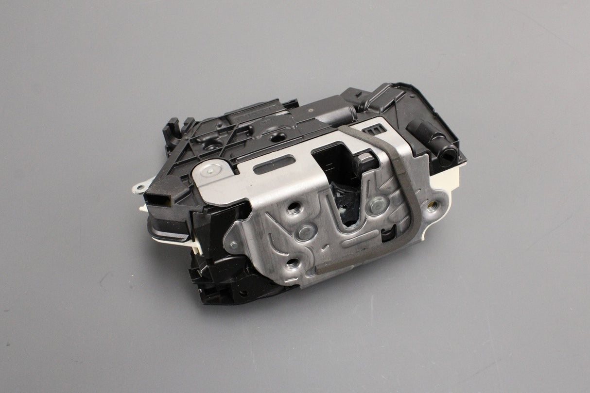 VW Transporter T6.1 20-on Multivan T7 front door lock (right) 7L1837016G