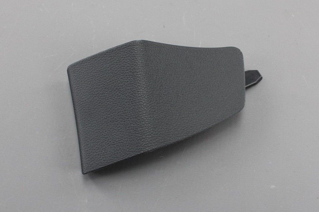 VW Golf MK8 2020-Onward boot lid tail light cover (left) 5H6867747 4PK