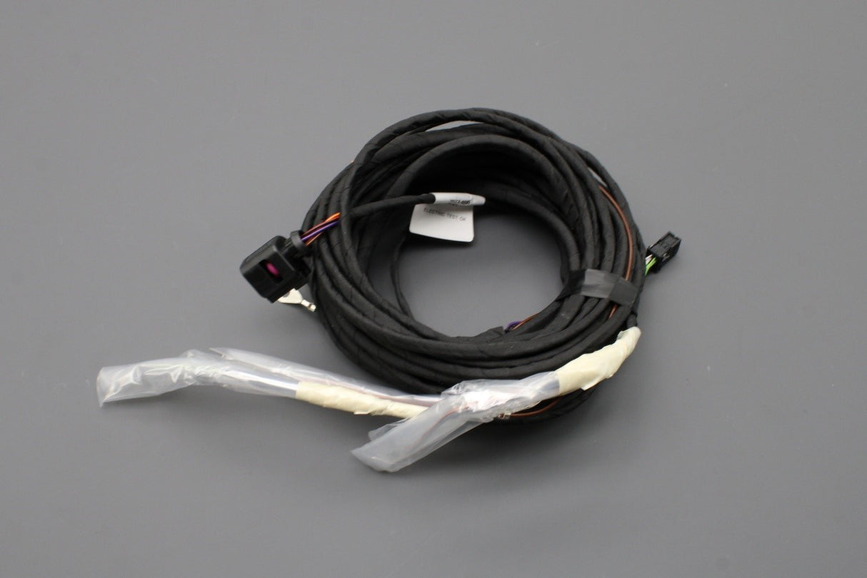 VW Golf MK8 2020-on RHD reversing camera retro-fit kit 5H2054634