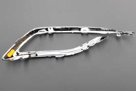 VW Golf MK8 20-on rear chrome bumper moulding trim (right) 5H6853332 2ZZ