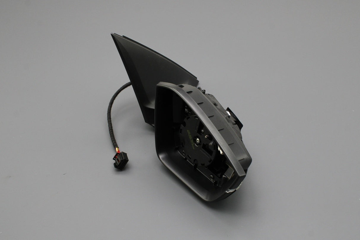 Skoda Scala Kamiq 2019-on RHD wing mirror housing (right) 657857508K