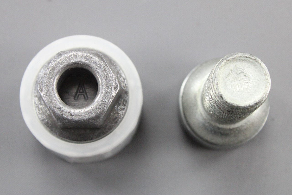Skoda Fabia Octavia Superb Rapid locking wheel nut and key 5J0698139761