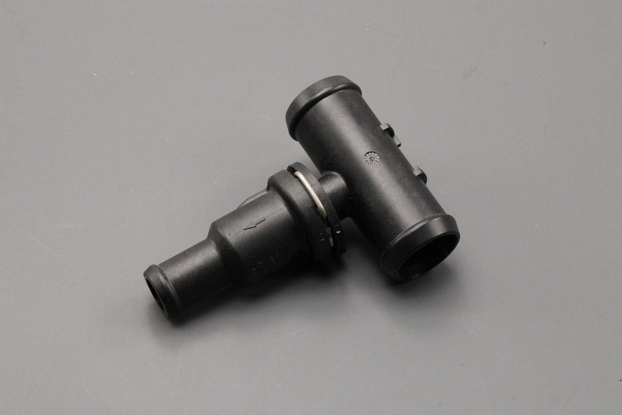 VW Audi Skoda SEAT 1.8 2.0 TFSI coolant thermostat housing 1K0121087R