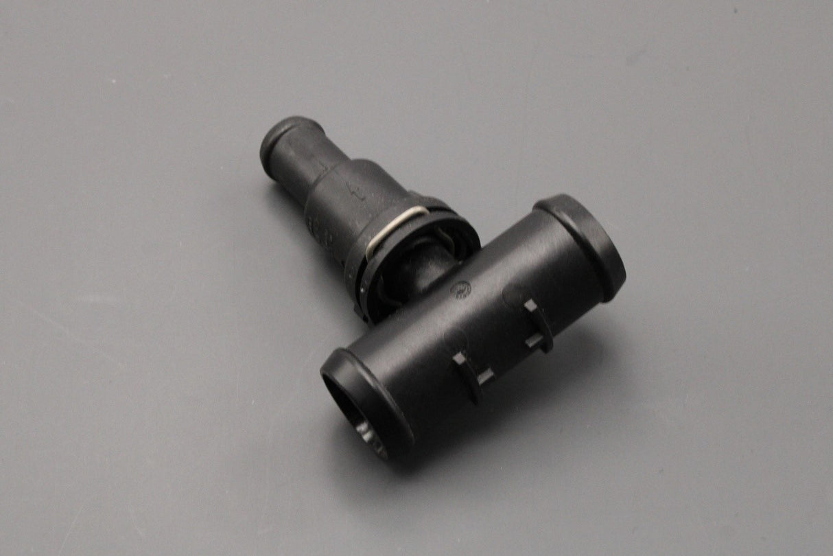 VW Audi Skoda SEAT 1.8 2.0 TFSI coolant thermostat housing 1K0121087R