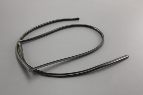 Toyota Yaris 2011-20 windscreen moulding seal (outer) 75533-0D080