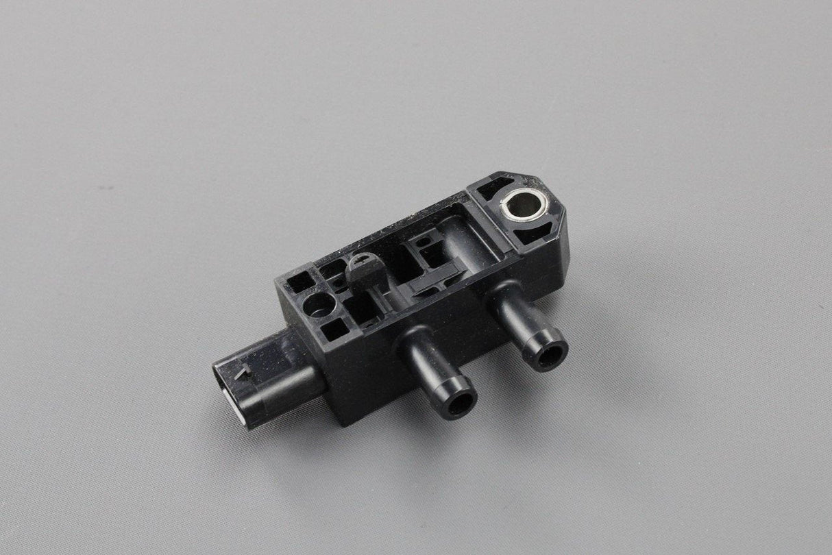 VW Audi Skoda SEAT 2.0 TDI DPF pressure difference sensor 04L906051M
