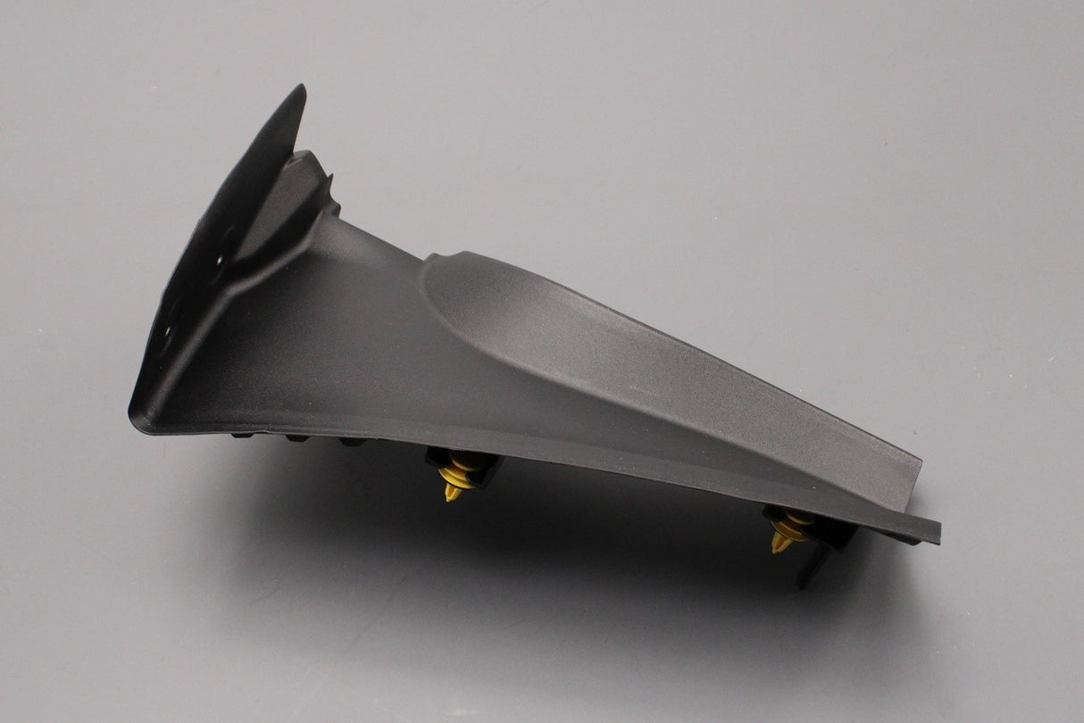 Range Rover 2022-on rear tailgate boot lid trim (left) LR186844