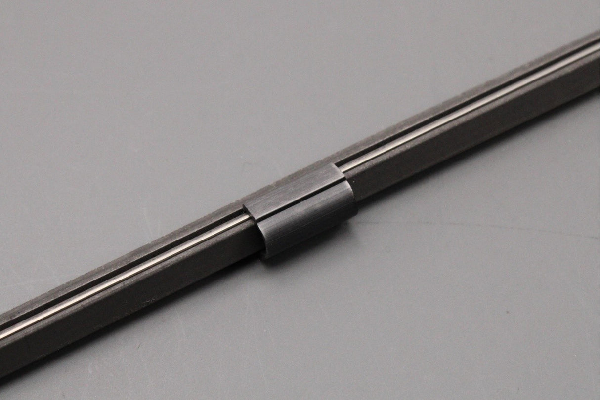 Jaguar S-Type 99-08 XJ 03-09 windscreen wiper rubber (drivers) C2C25330